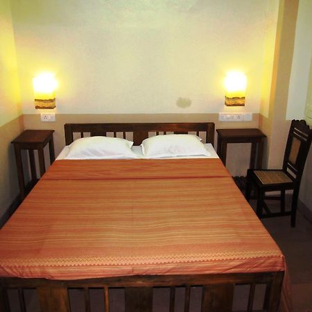 Royal Phoenix Inn Панаджи Экстерьер фото